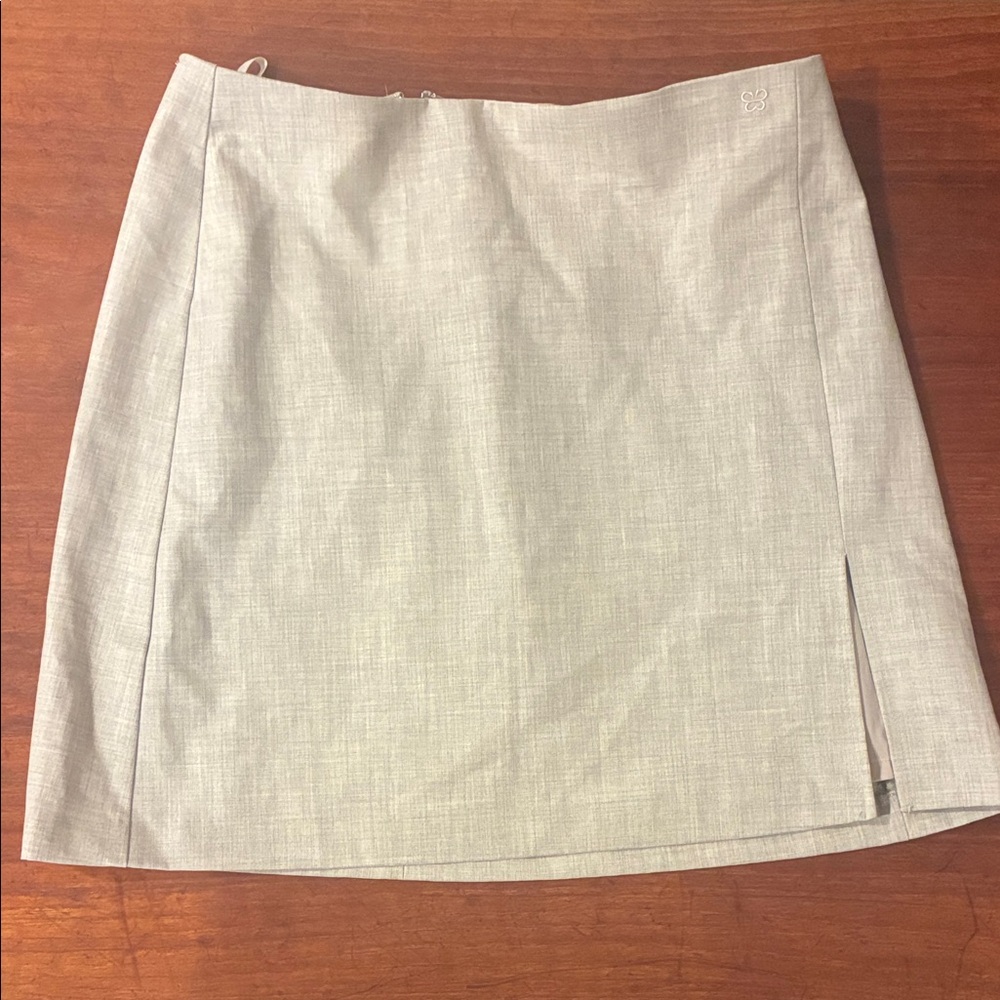Aritzia’s: Sundays Best, Heathered Gray Skirt